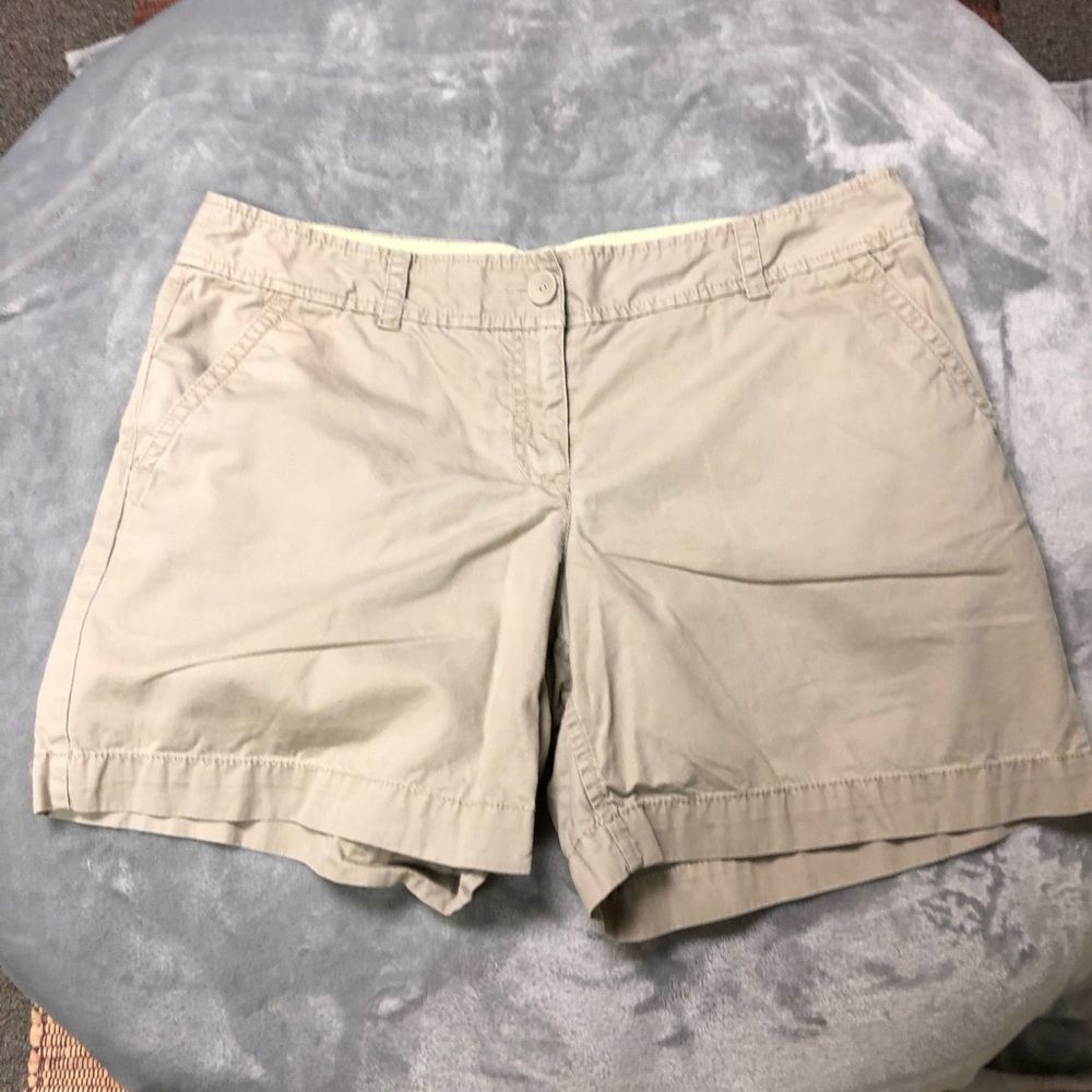 Ann Taylor Loft Khaki Shorts Size 10
